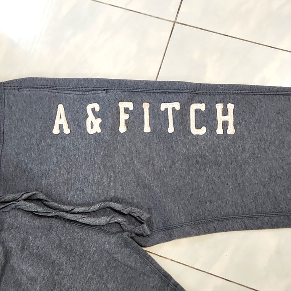 New Abercrombie and Fitch Slim Straight sweatpants size Medium - Picture 4 of 4